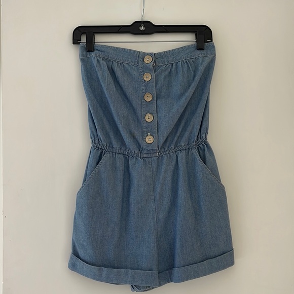 ♻️DONATED DEC. 2023♻️ 
Twelfth Street by Cynthia Vincent soft Denim Romper - Picture 1 of 7